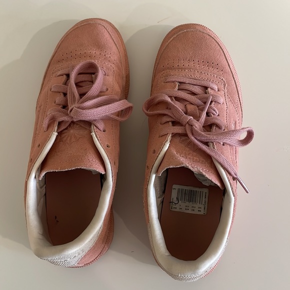 Reebok Suede Shoes - Picture 3 of 5